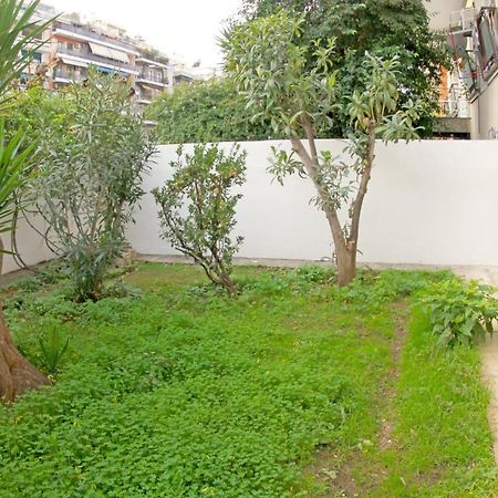 Stylish City Center Garden Apartment เอเธนส์ ภายนอก รูปภาพ